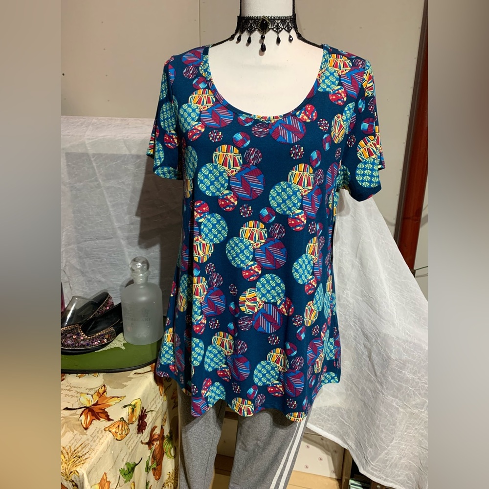 Lularoe Classic T Blue Geometric Print Top